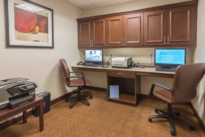 Business Center 44 of 49
